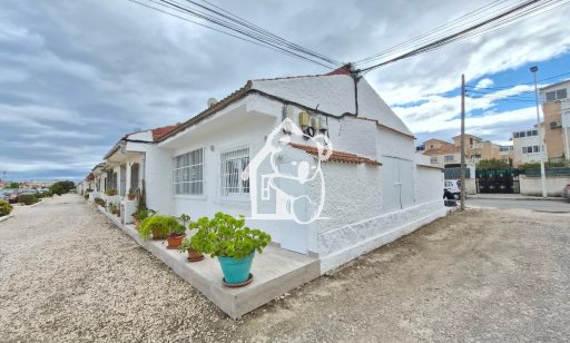 Adosado - Alquiler - Torrevieja - La Siesta - El Salado -  Torreta