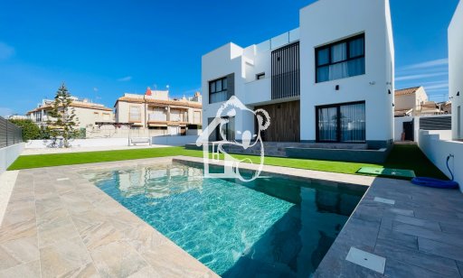 Adosado - Obra nueva - Torrevieja - Torrevieja