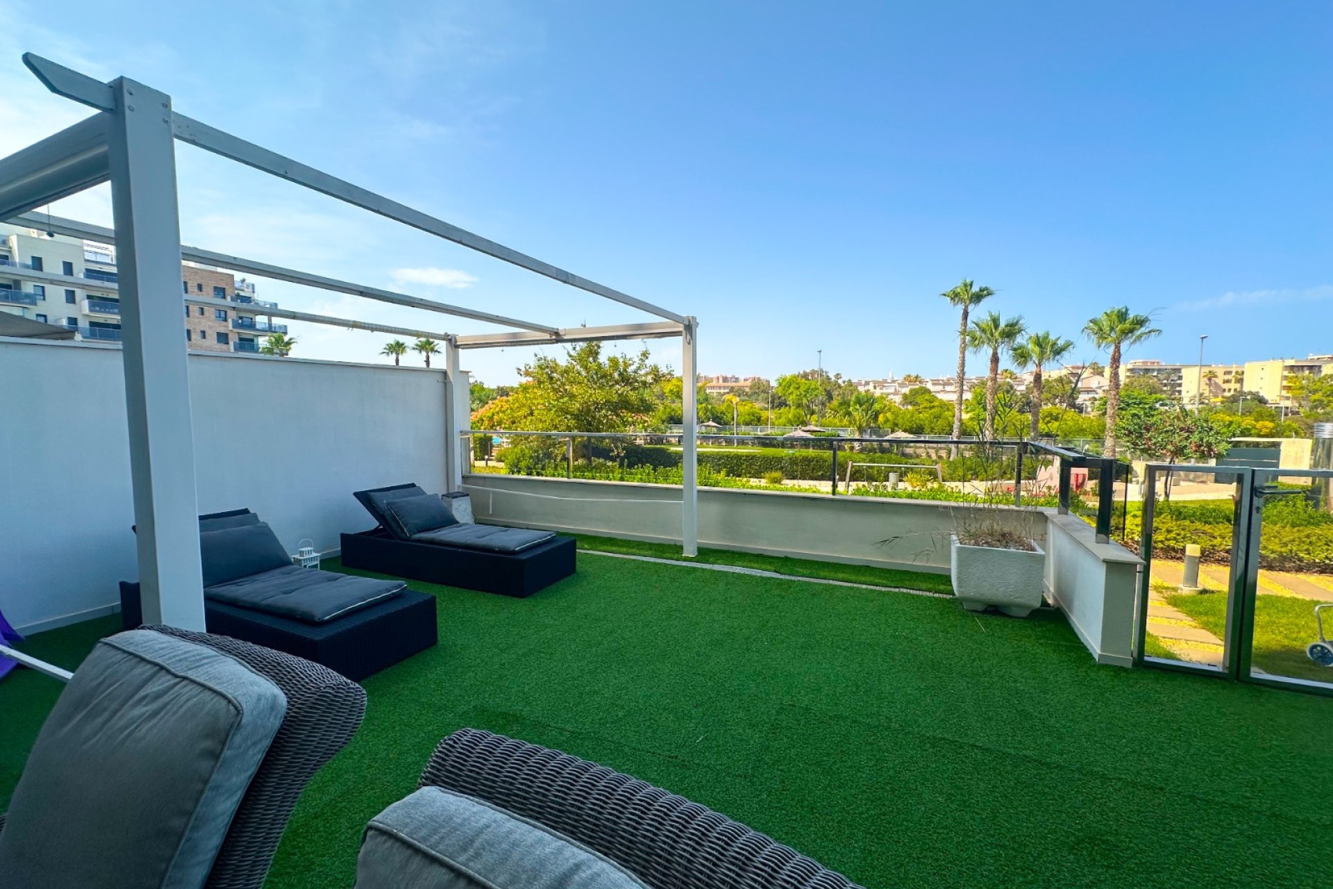 Alquiler - Apartamento / piso - Mil Palmeras