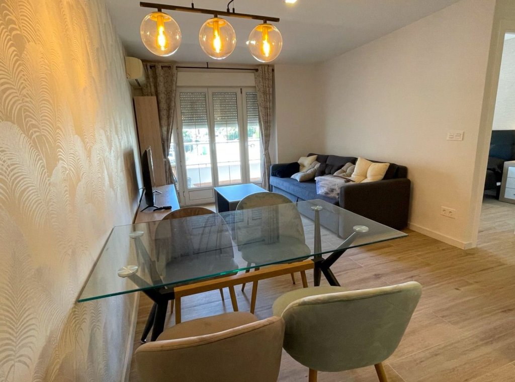 Alquiler - Apartamento / piso - Punta Prima