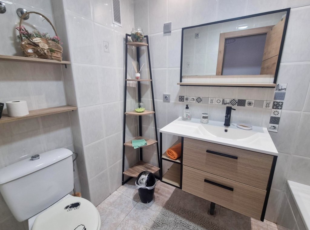 Alquiler - Apartamento / piso - Torrevieja - El Acequión - Los Náufragos