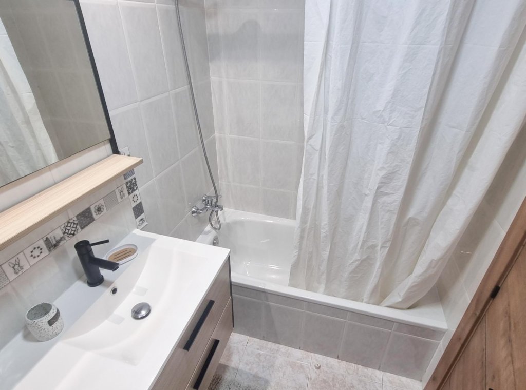 Alquiler - Apartamento / piso - Torrevieja - El Acequión - Los Náufragos