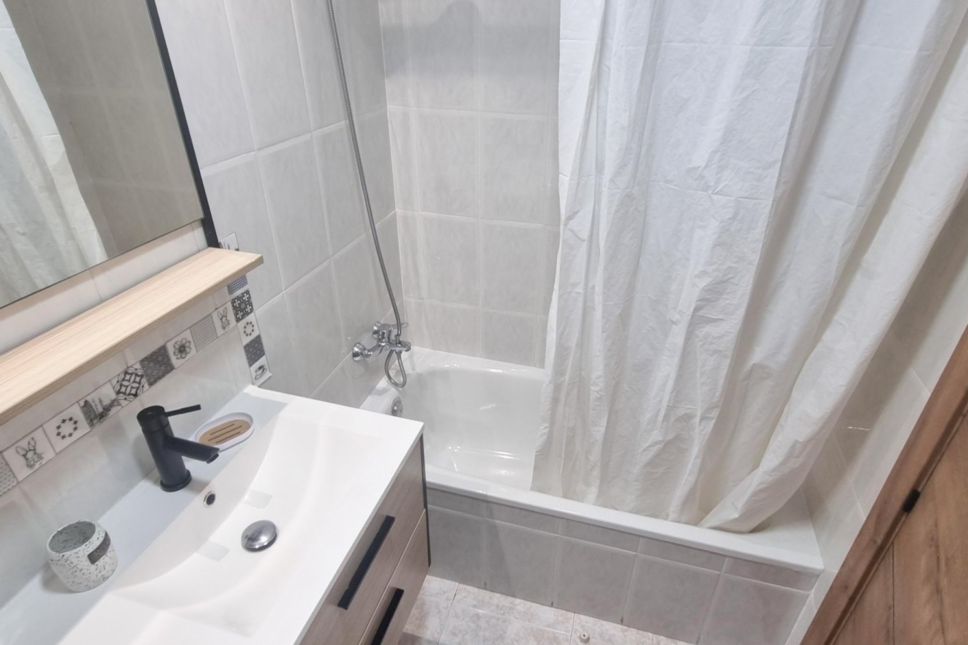 Alquiler - Apartamento / piso - Torrevieja - El Acequión - Los Náufragos