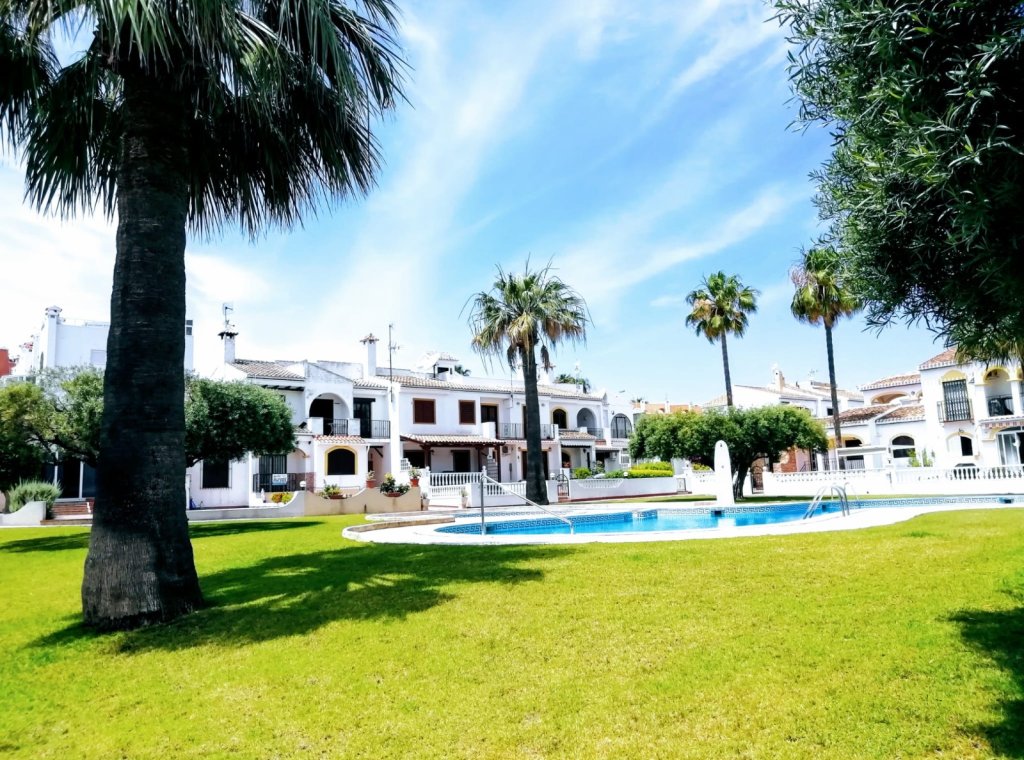 Alquiler - Apartamento / piso - Torrevieja - Nueva Torrevieja - Aguas Nuevas