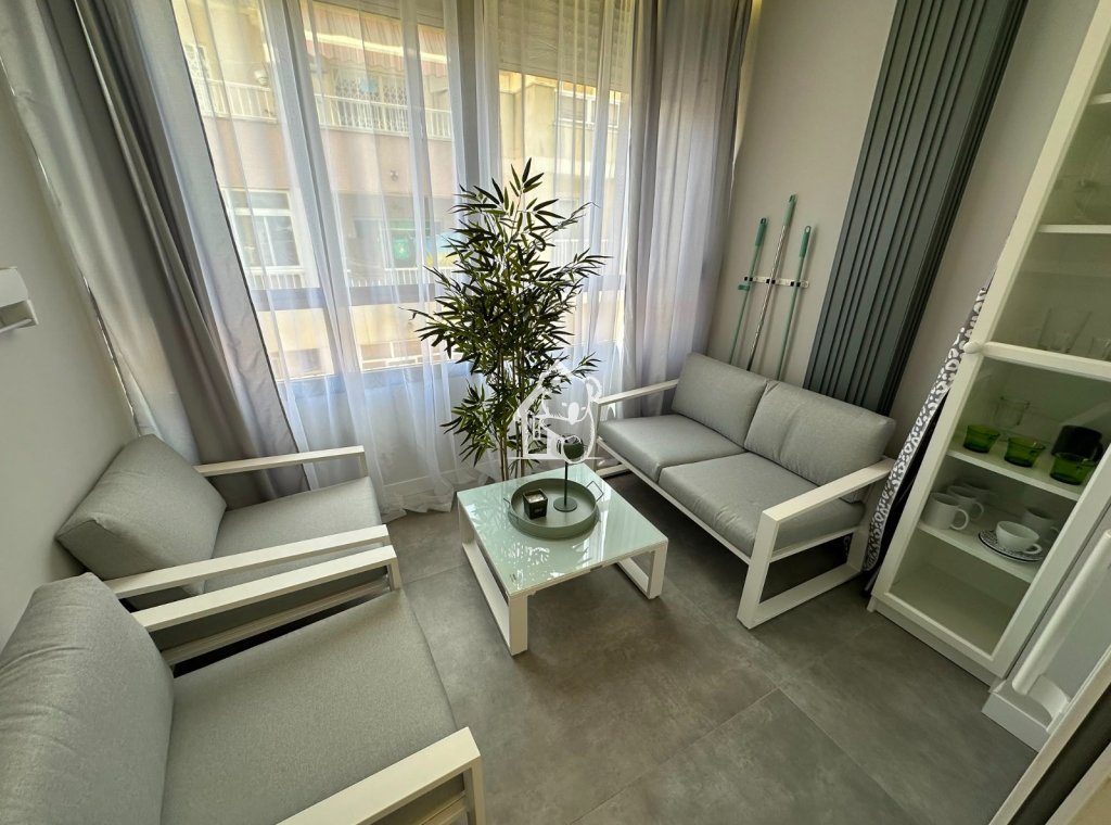 Alquiler - Apartamento / piso - Torrevieja - Playa de los Locos