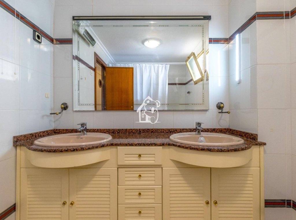 Alquiler - Apartamento / piso - Torrevieja - Torrevieja Centro