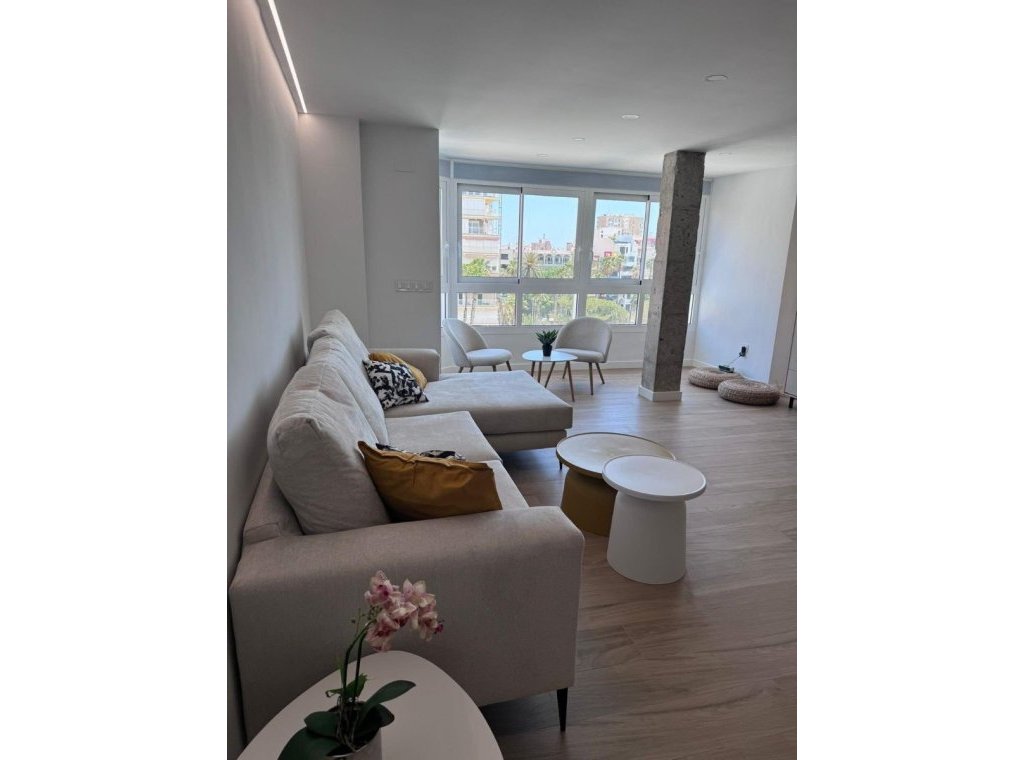 Alquiler - Apartamento / piso - Torrevieja - Torrevieja Centro