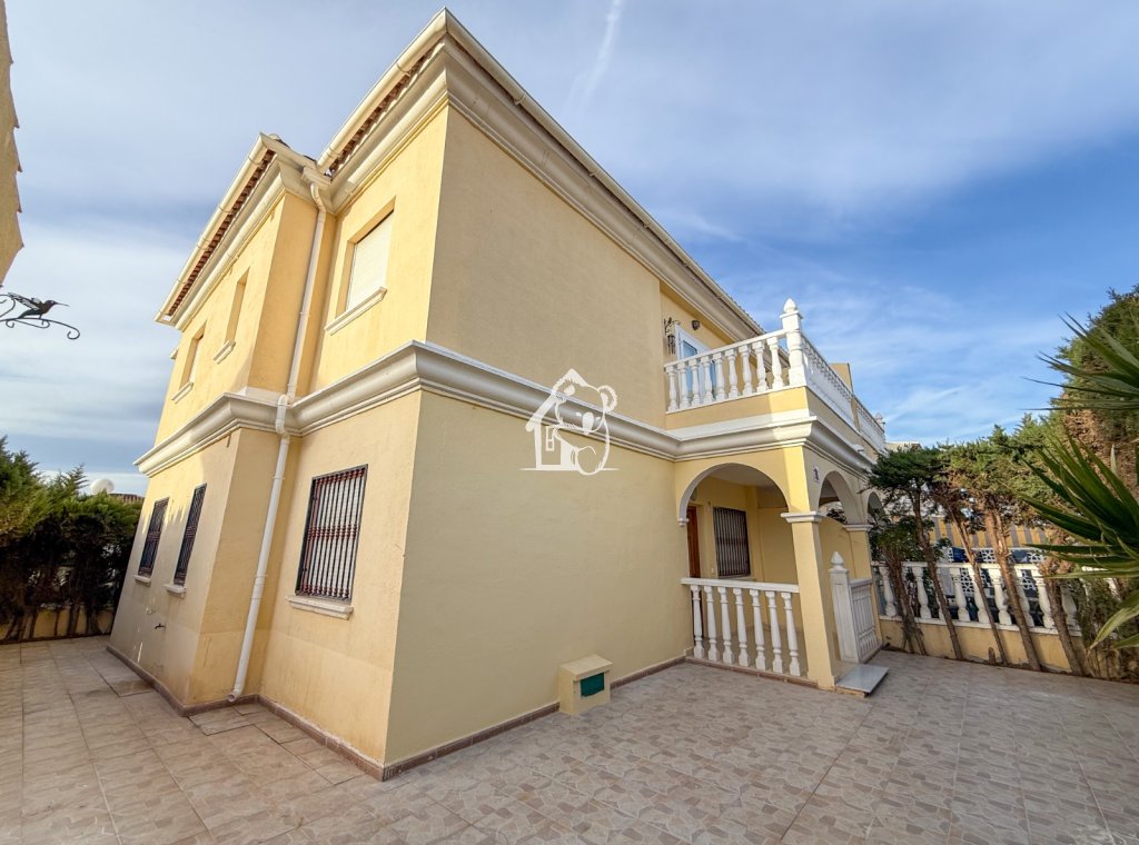 Alquiler - Bungalow - Torrevieja - Nueva Torrevieja - Aguas Nuevas