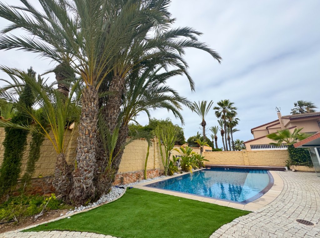 Alquiler - Villa - La Zenia