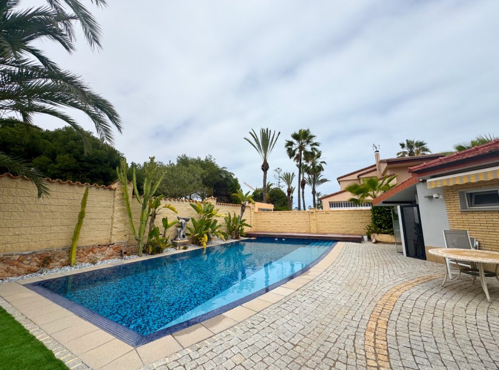 Alquiler - Villa - La Zenia