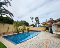 Alquiler - Villa - La Zenia