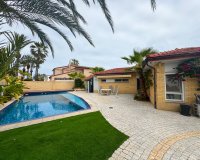 Alquiler - Villa - La Zenia