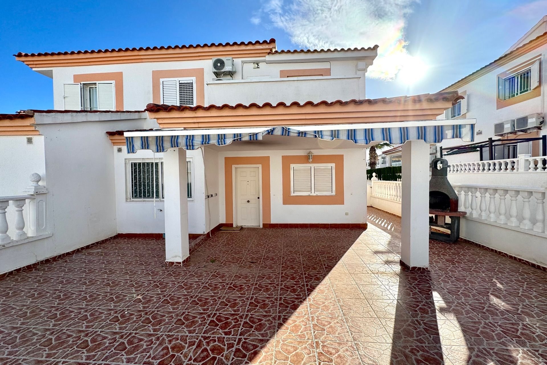 Alquiler - Villa - La Zenia