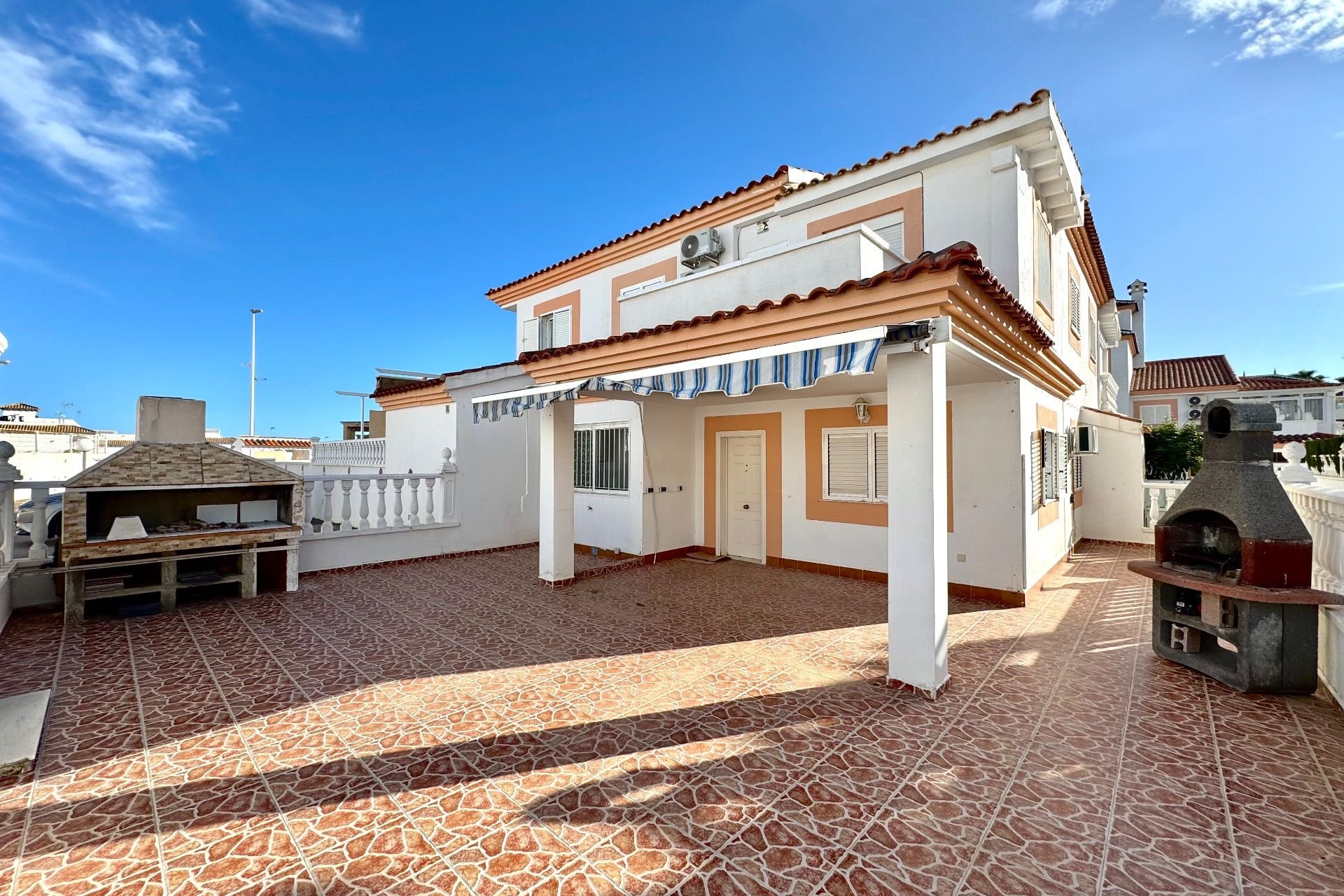 Alquiler - Villa - La Zenia