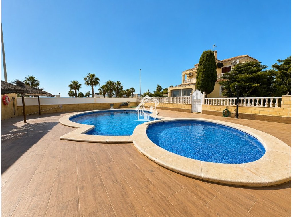 Alquiler - Villa - Orihuela Costa - Cabo roig - La Zenia