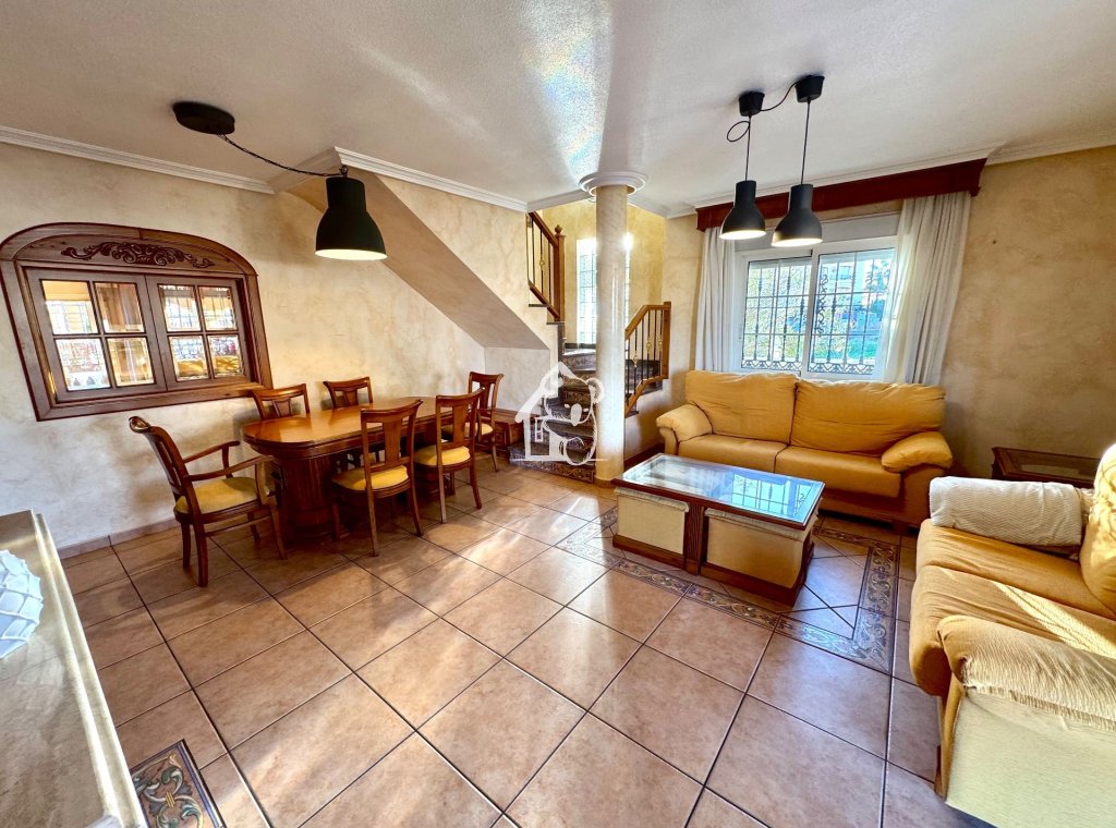 Alquiler - Villa - Orihuela