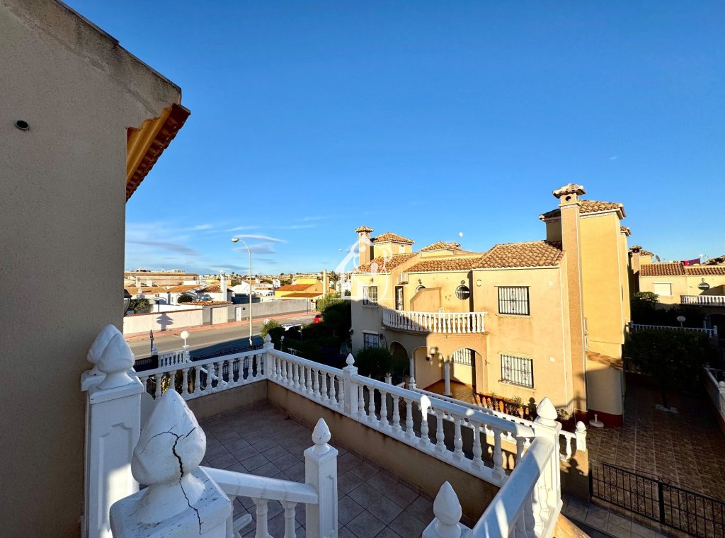 Alquiler - Villa - Orihuela