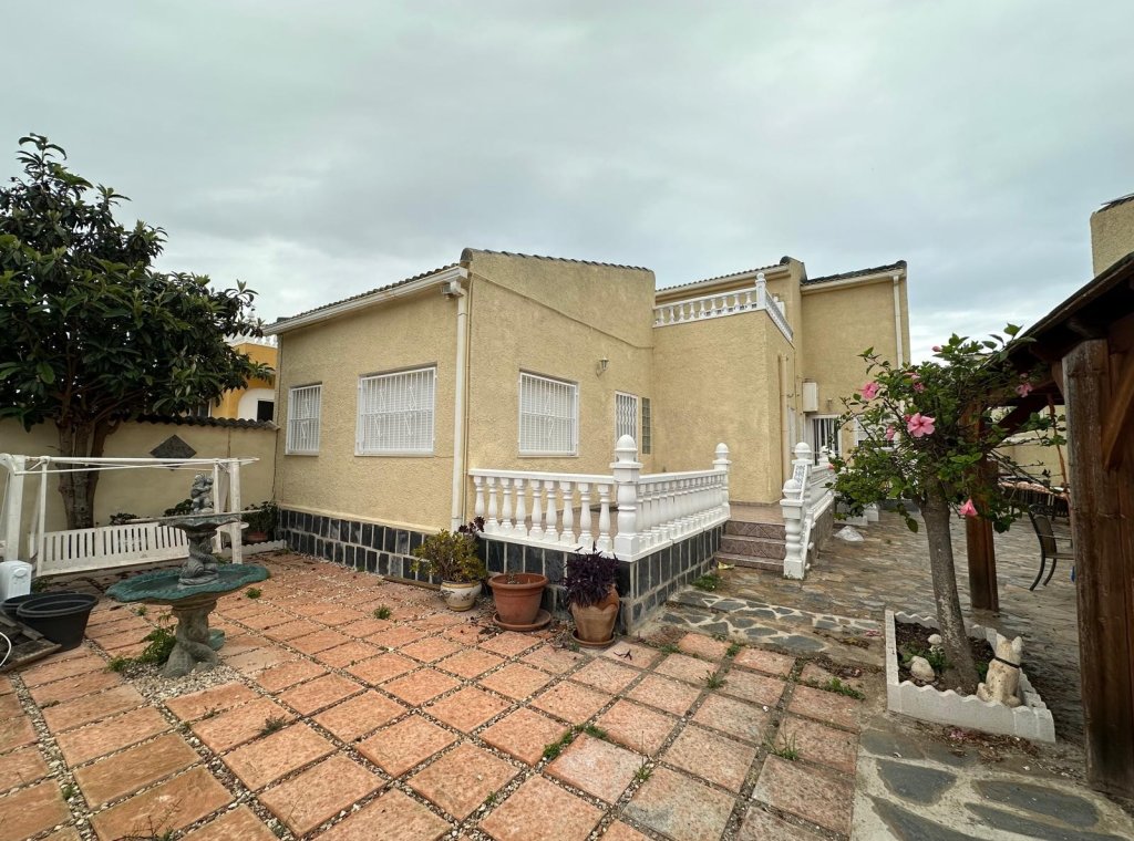 Alquiler - Villa - Torrevieja - La Siesta - El Salado -  Torreta