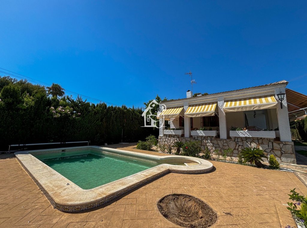 Alquiler - Villa - Torrevieja - Torrevieja Centro
