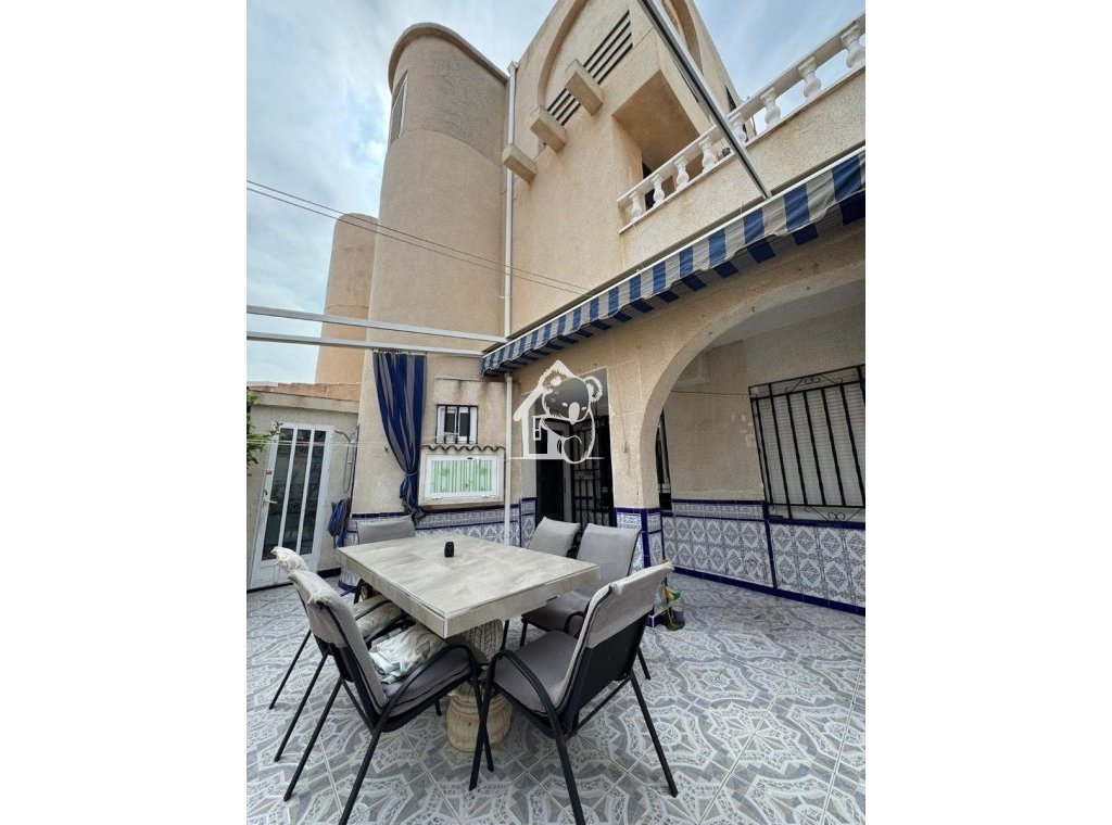 Alquiler - Villa - Torrevieja