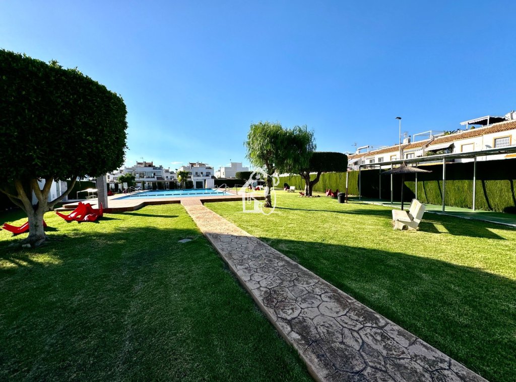 Alquiler - Villa - Torrevieja