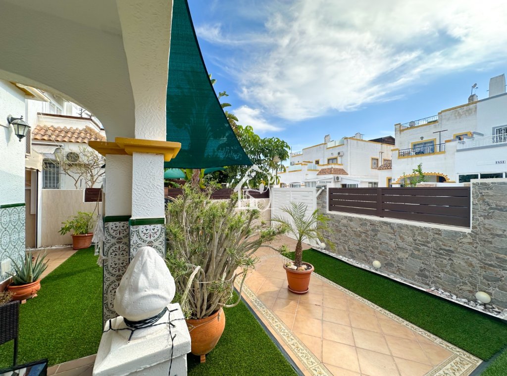 Alquiler - Villa - Torrevieja