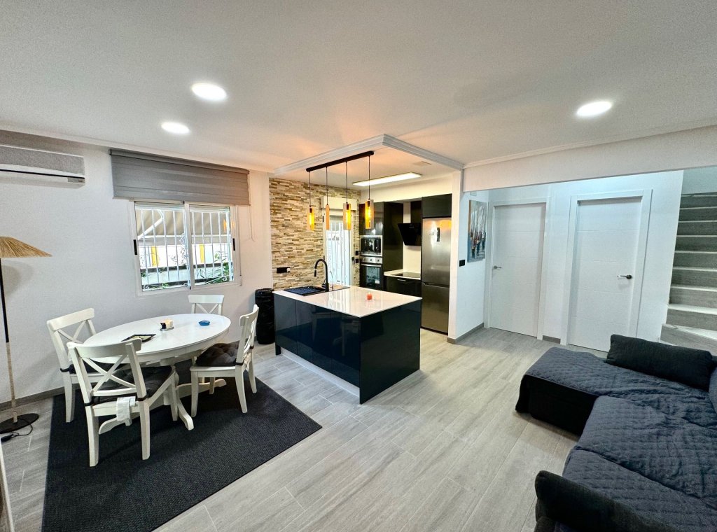 Alquiler - Villa - Torrevieja