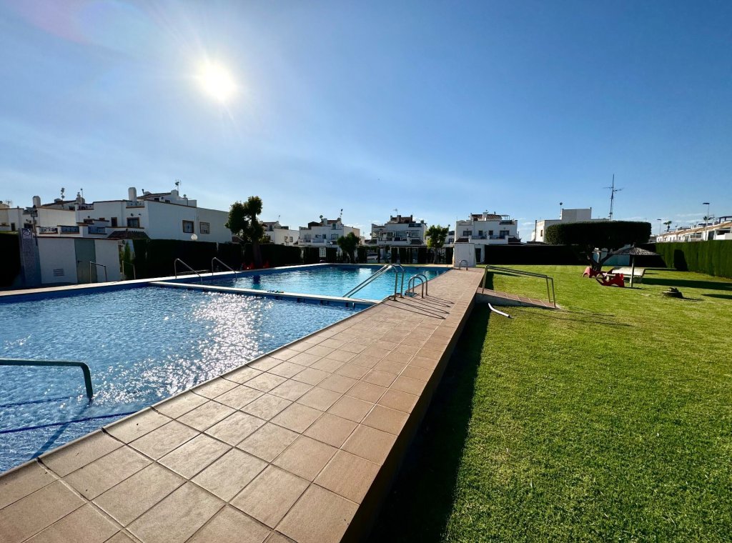 Alquiler - Villa - Torrevieja