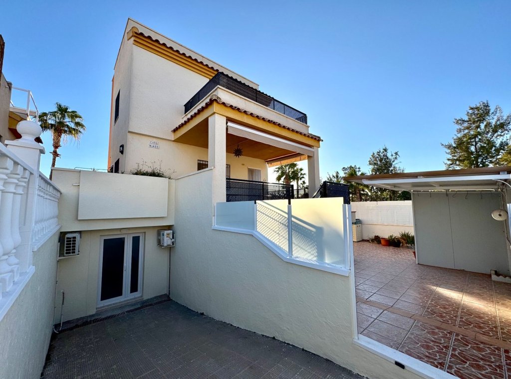 Alquiler - Villa - Urbanización El Raso