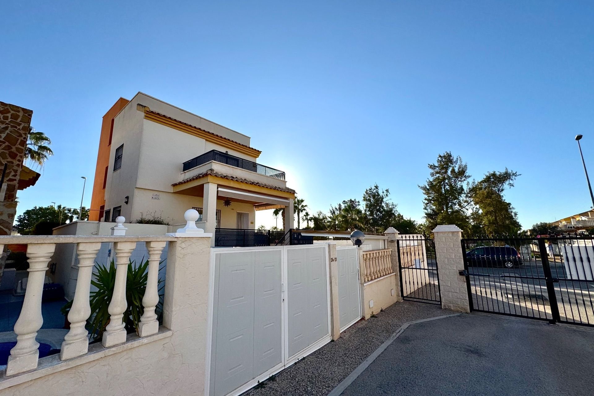 Alquiler - Villa - Urbanización El Raso