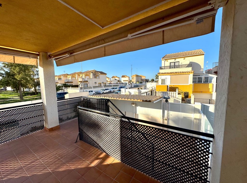 Alquiler - Villa - Urbanización El Raso