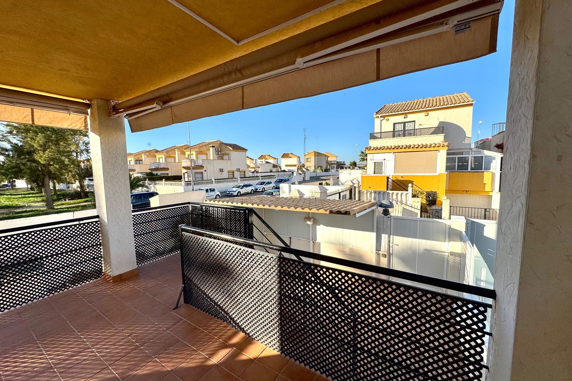 Alquiler - Villa - Urbanización El Raso