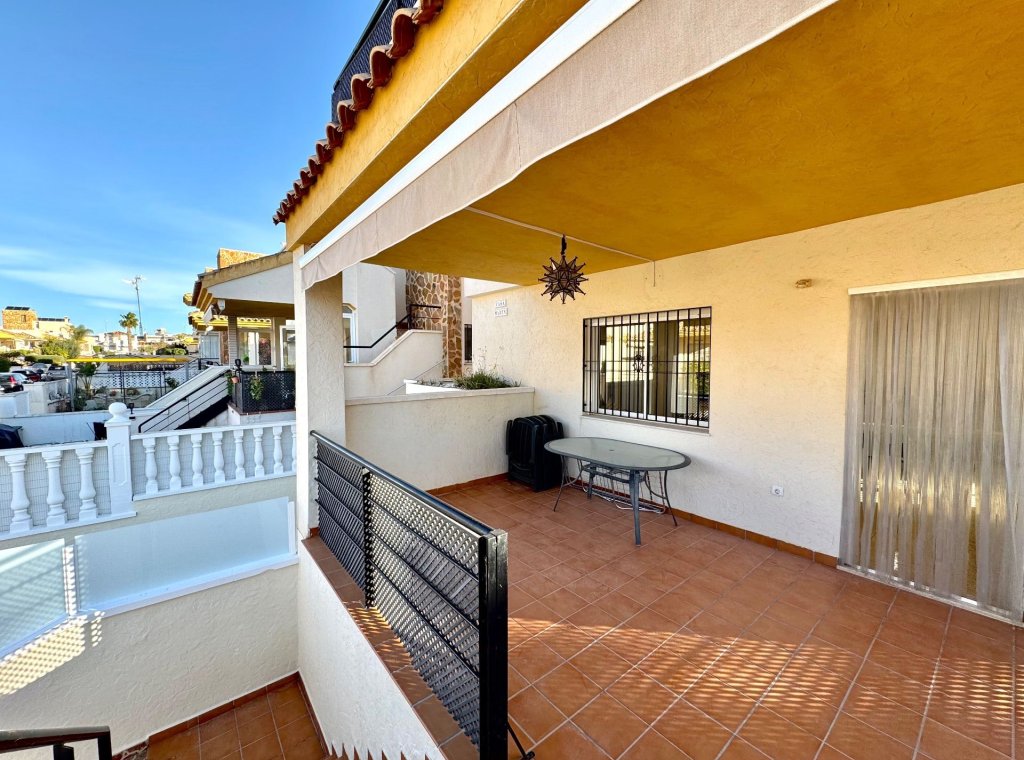 Alquiler - Villa - Urbanización El Raso
