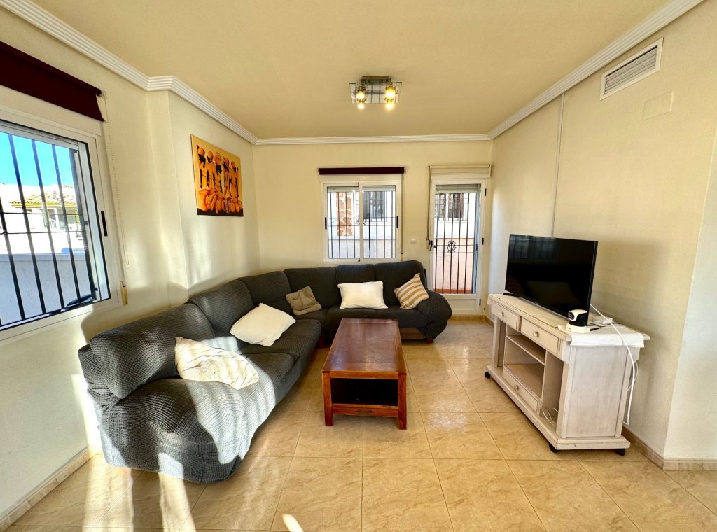 Alquiler - Villa - Urbanización El Raso