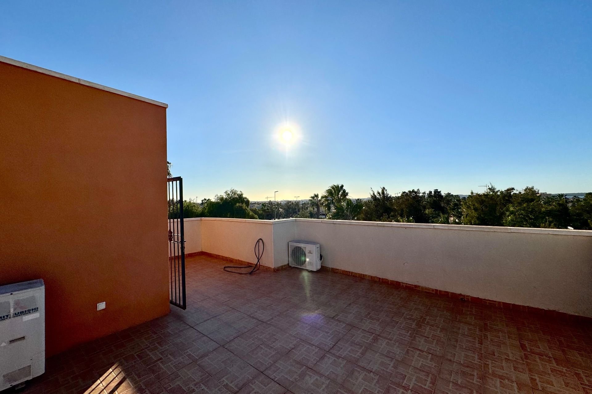 Alquiler - Villa - Urbanización El Raso