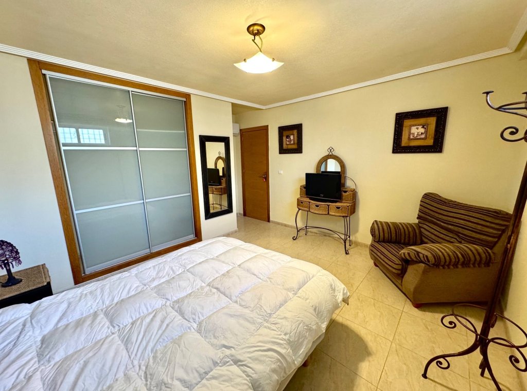 Alquiler - Villa - Urbanización El Raso