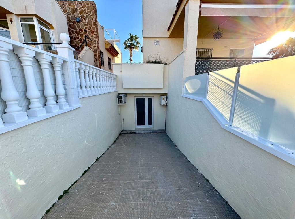 Alquiler - Villa - Urbanización El Raso