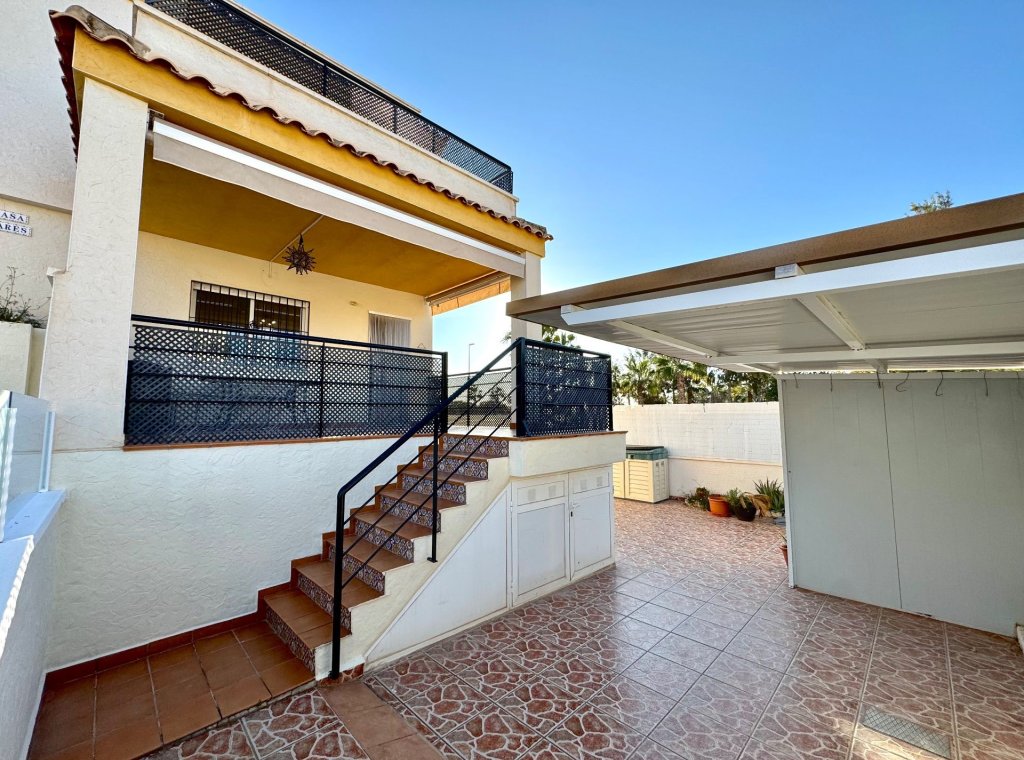 Alquiler - Villa - Urbanización El Raso