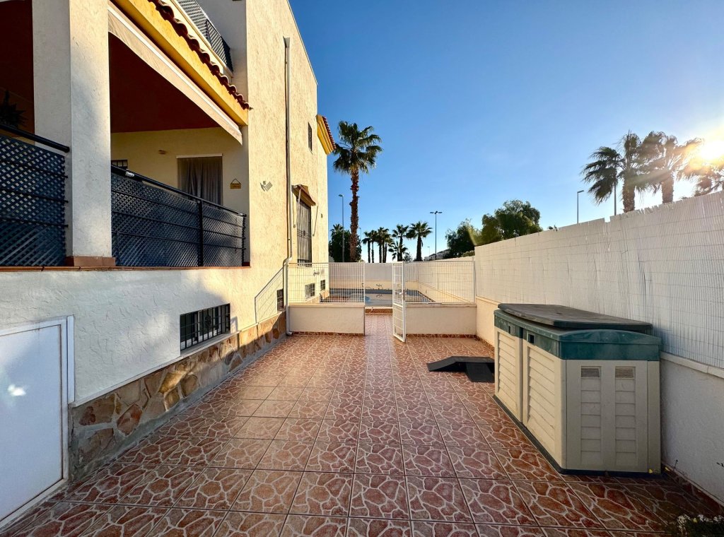 Alquiler - Villa - Urbanización El Raso