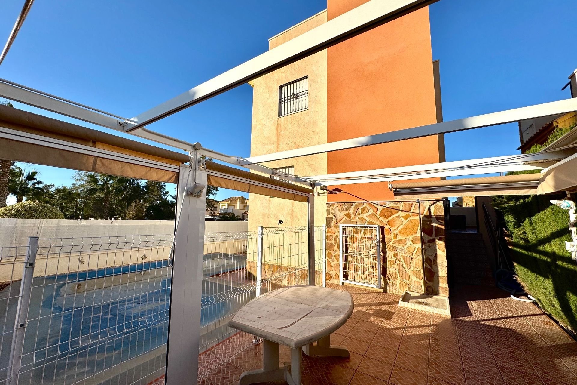 Alquiler - Villa - Urbanización El Raso