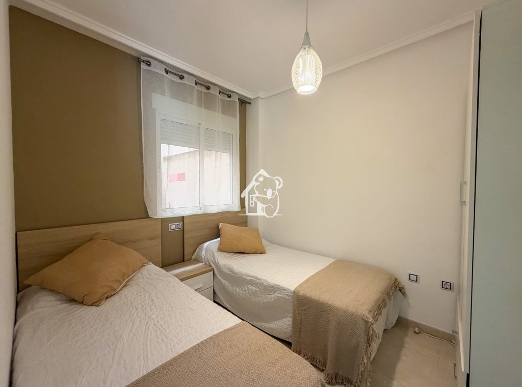 Арендовать - Квартира / квартира - Torrevieja - Playa del Cura
