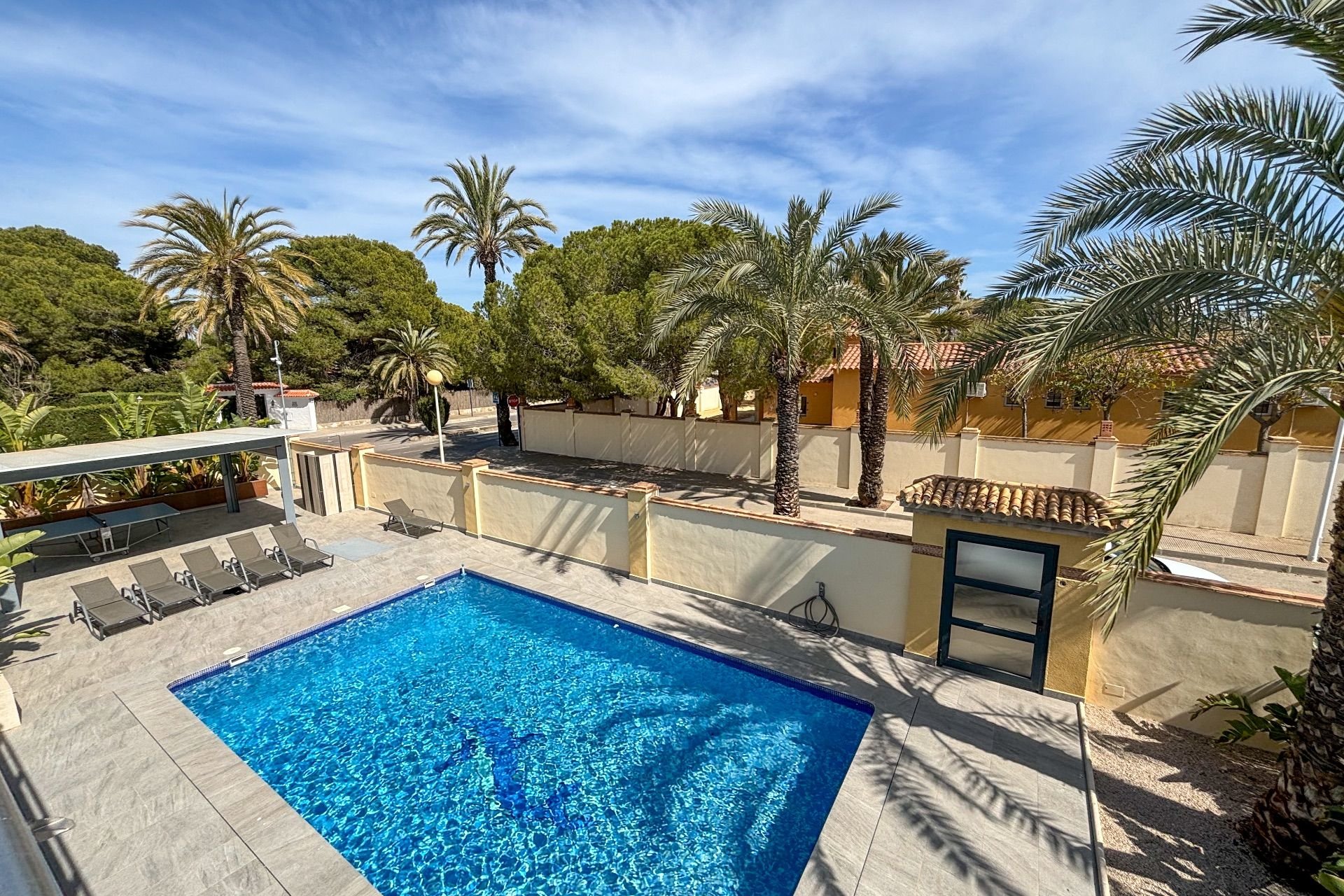 Арендовать - Villa - Cabo Roig