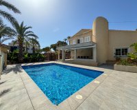 Арендовать - Villa - Cabo Roig