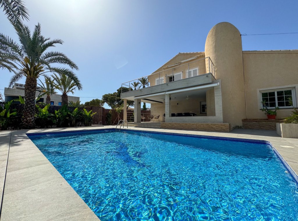 Арендовать - Villa - Cabo Roig