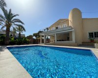 Арендовать - Villa - Cabo Roig