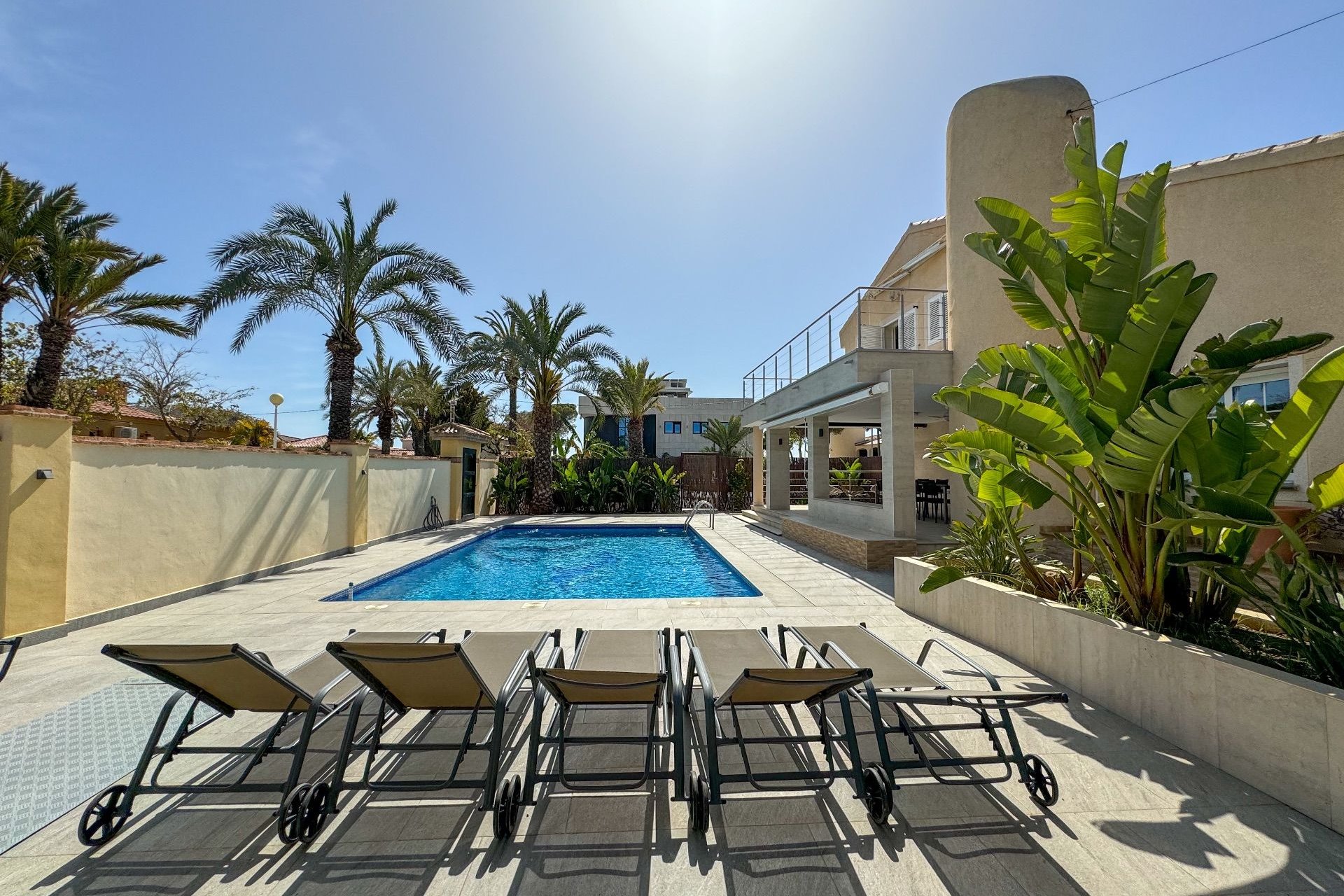 Арендовать - Villa - Cabo Roig