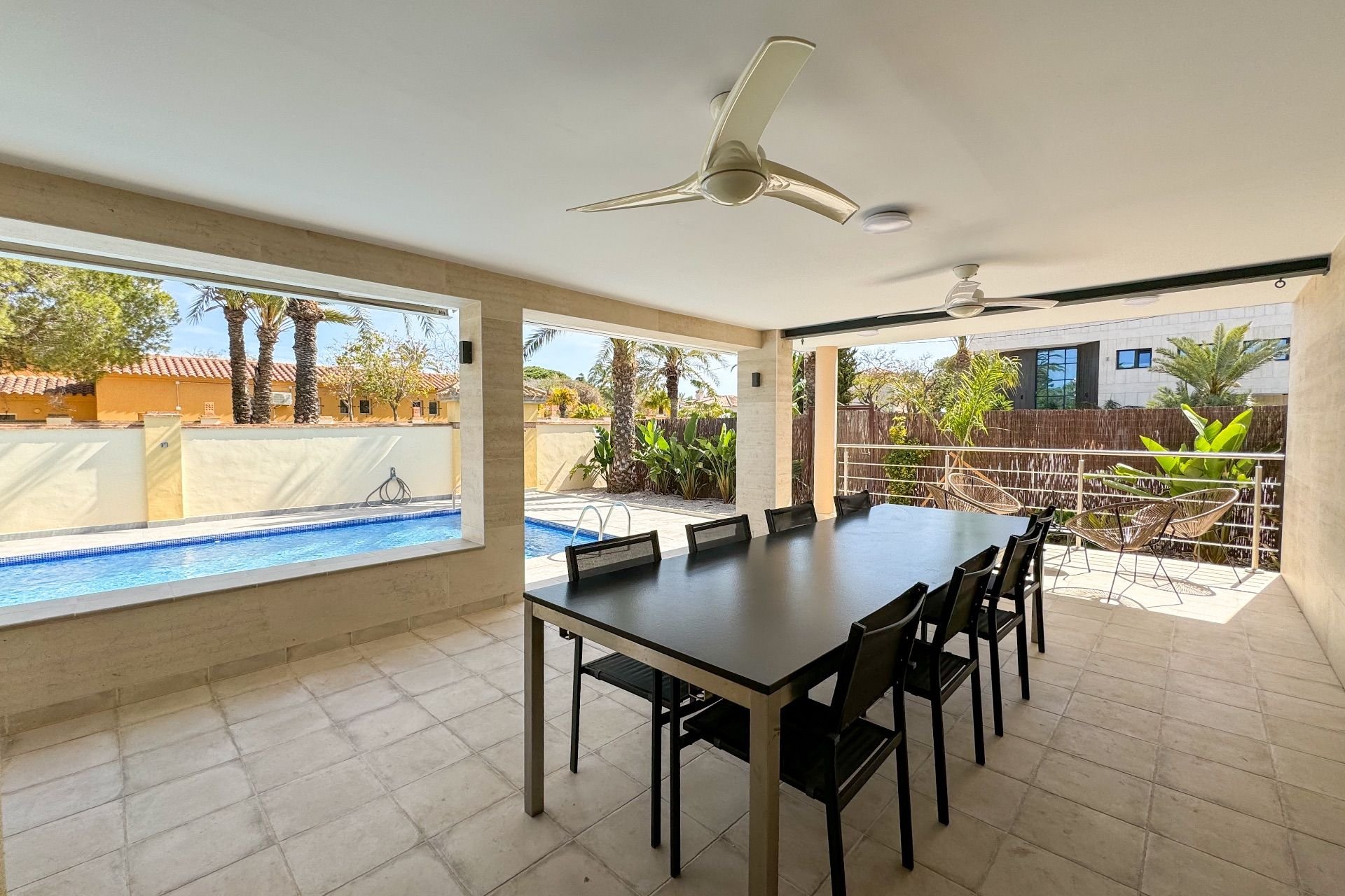 Арендовать - Villa - Cabo Roig