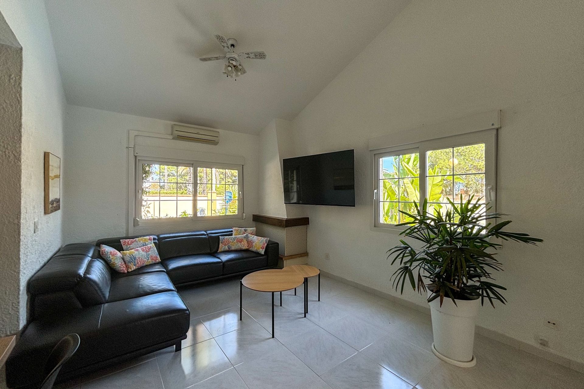 Арендовать - Villa - Cabo Roig