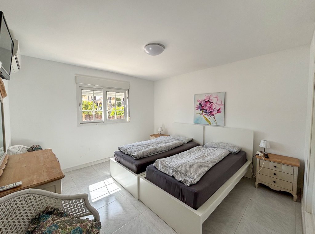 Арендовать - Villa - Cabo Roig
