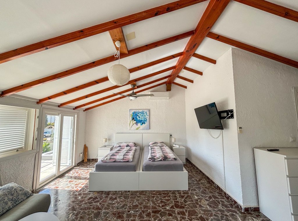 Арендовать - Villa - Cabo Roig